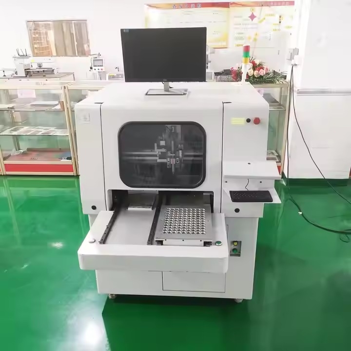 सीएनसी पीसीबी ड्रिलिंग रूटिंग मशीन सेपरेटर कट स्प्लिट सर्किट बोर्ड इलेक्ट्रॉनिक्स उत्पादन के लिए उपकरण