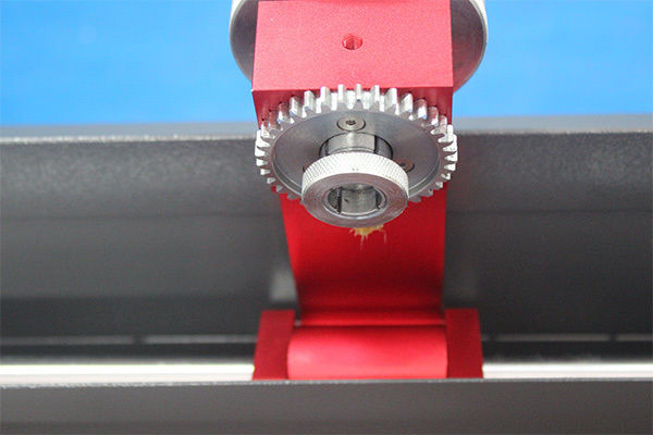 डीआईएन घर्षण परीक्षण मशीन आईएसओ 4649 अनुरूप वस्त्र परीक्षण उपकरण परिणाम की गिनती के लिए