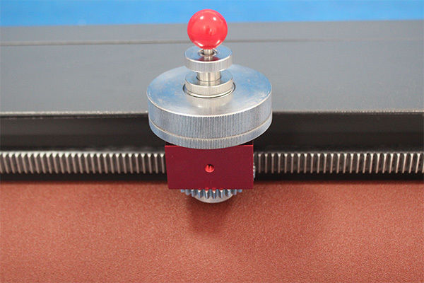 डीआईएन घर्षण परीक्षण मशीन आईएसओ 4649 अनुरूप वस्त्र परीक्षण उपकरण परिणाम की गिनती के लिए