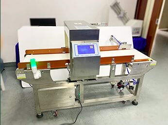 खाद्य प्रसंस्करण धातु डिटेक्टर कन्वेयर मशीन HACCP FDA CE मांस रोटी स्नैक के लिए