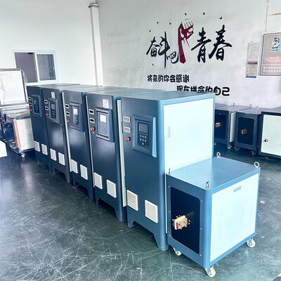 तांबे के ट्यूबों के लिए स्वचालित प्रेरण हीटिंग मशीन 220V कोर घटकों के साथ संचालित करने में आसान पीएलसी गियरबॉक्स बीयरिंग गियर